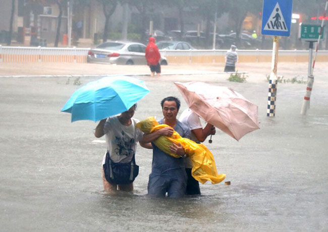 Zhengzhou, Rainstorm, Rain Deluge, Henan China