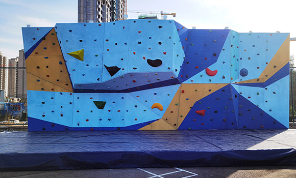 Bouldering Climbing Wall